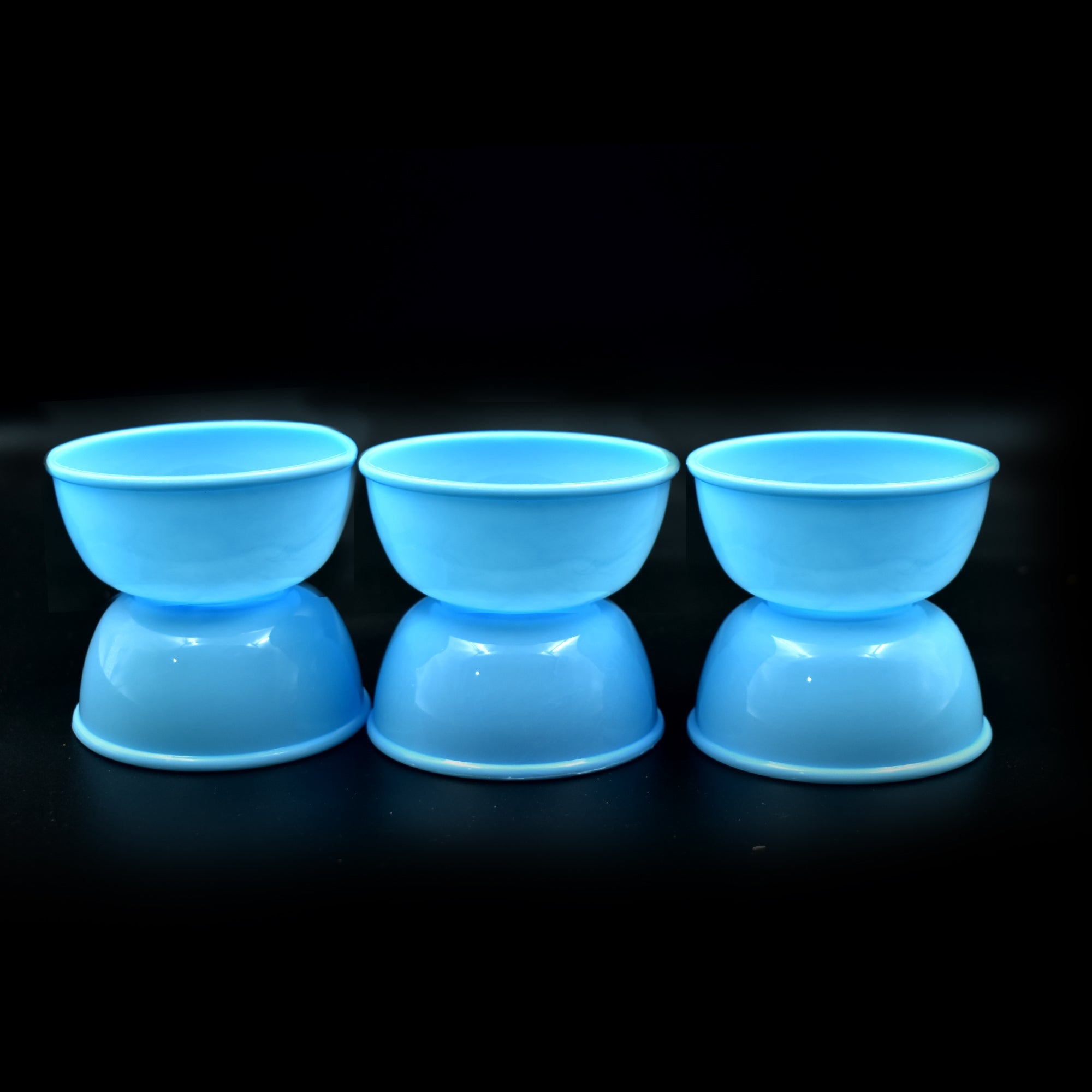 Small microwave-safe plastic bowls, set of 6. Small microwave-safe plastic bowls, set of 6.